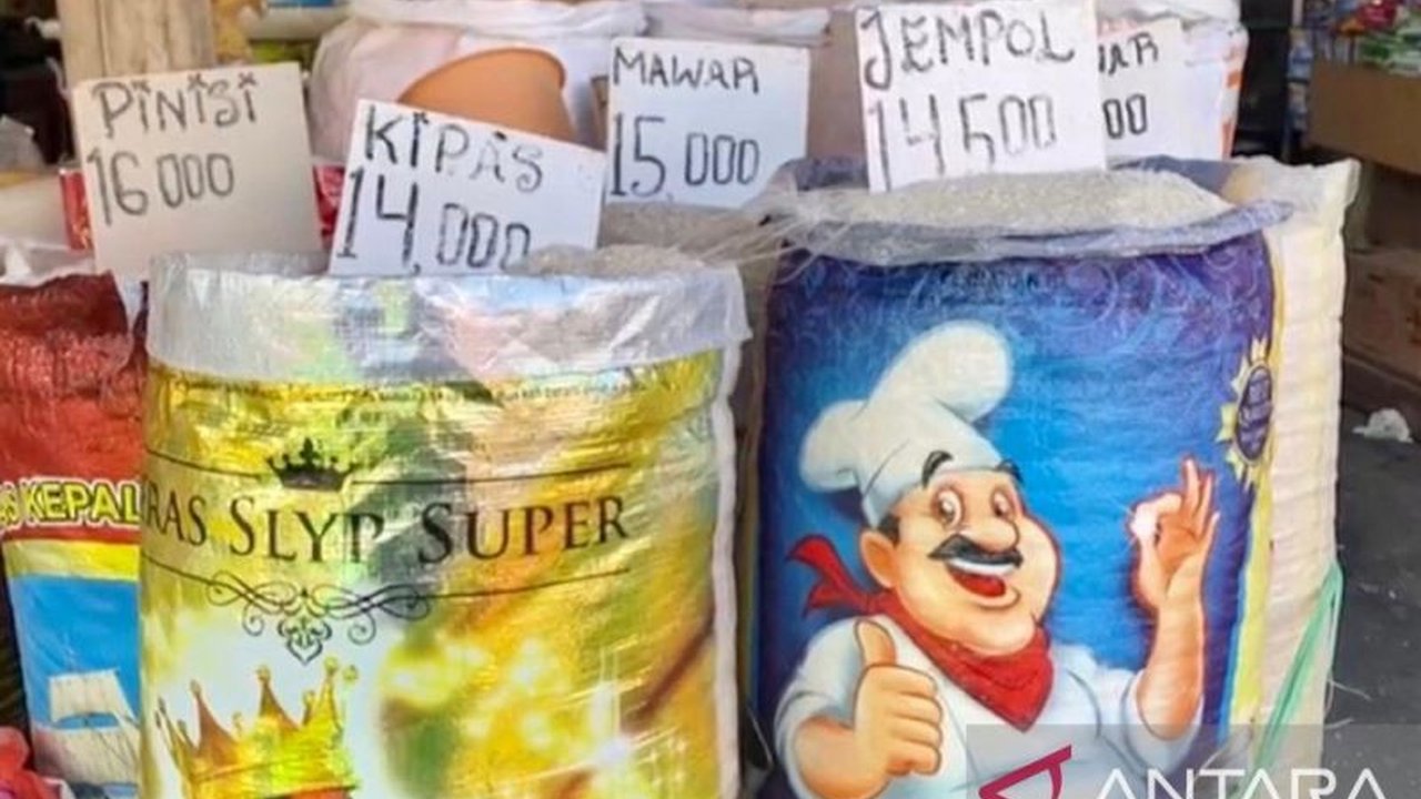 Pemerintah Kabupaten Buru memastikan harga pangan tetap stabil menjelang Ramadhan 2025, berkat kelancaran distribusi dan pengawasan ketat terhadap penimbunan.