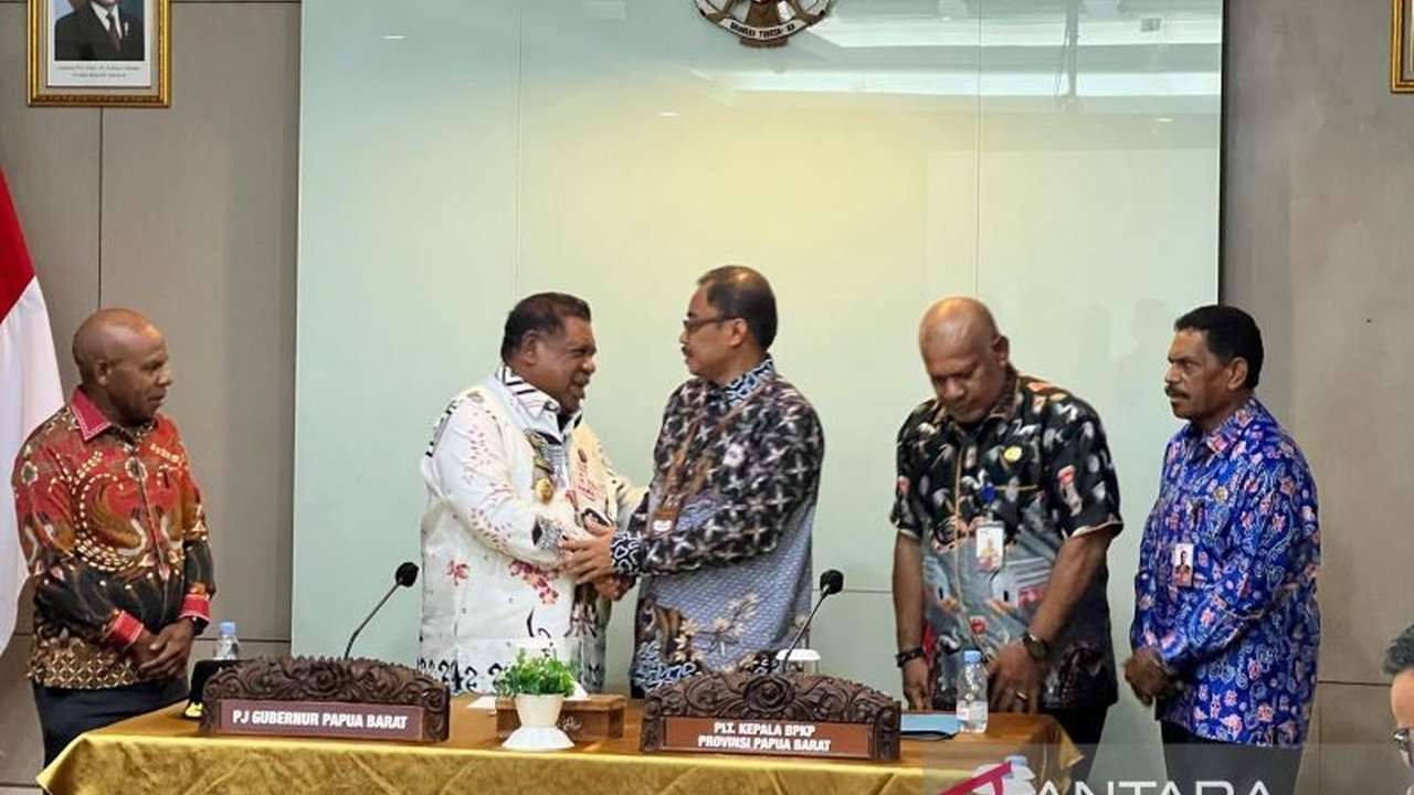 BPKP Papua Barat melakukan evaluasi perencanaan dan penganggaran Pemprov Papua Barat dan tujuh kabupatennya untuk memastikan efisiensi dan efektivitas anggaran demi kepentingan masyarakat.