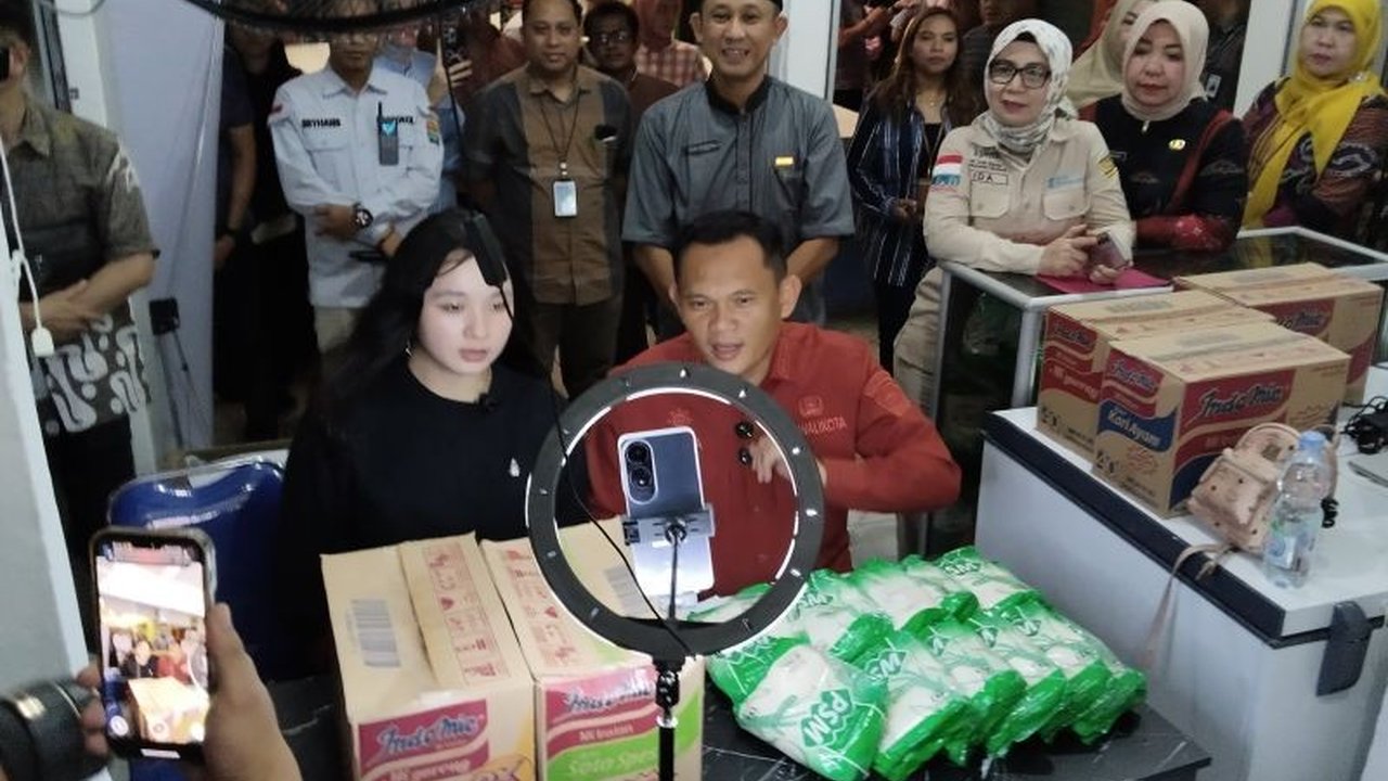 Pemerintah Kota Palembang meluncurkan program Pasar Digital untuk memfasilitasi Gen Z membuka usaha online shop dengan memanfaatkan kios pasar tradisional yang kosong, lengkap dengan pelatihan dan fasilitas pendukung.