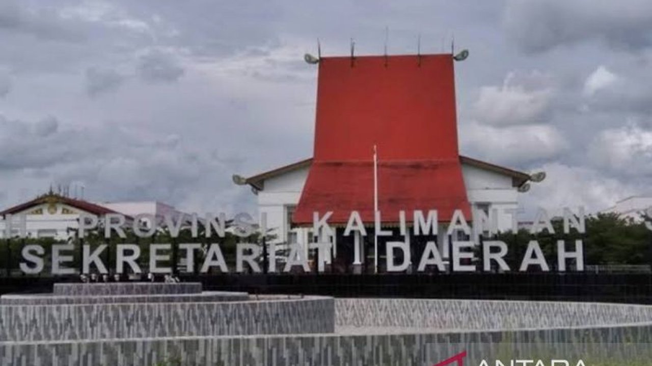 Dinas Pariwisata Kalsel berencana menjadikan komplek perkantoran Pemprov di Banjarbaru sebagai pusat wisata baru, yang mengintegrasikan ekonomi kreatif, objek wisata alam, dan wisata religi Masjid Syekh Muhammad Arsyad Al-Banjari.