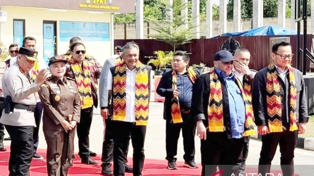 Anggota Komisi III DPR RI meminta Kejati Kalsel meningkatkan sosialisasi restorative justice agar program keadilan restoratif ini lebih dikenal dan dimanfaatkan masyarakat Kalimantan Selatan.