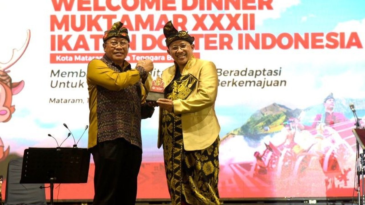 Muktamar ke-32 Ikatan Dokter Indonesia (IDI) di Mataram menghasilkan lima resolusi penting untuk meningkatkan kesehatan masyarakat Indonesia, meliputi pengabdian dokter, kemitraan dengan pemerintah, peran dokter pejuang, pendidik, dan komitmen etika.