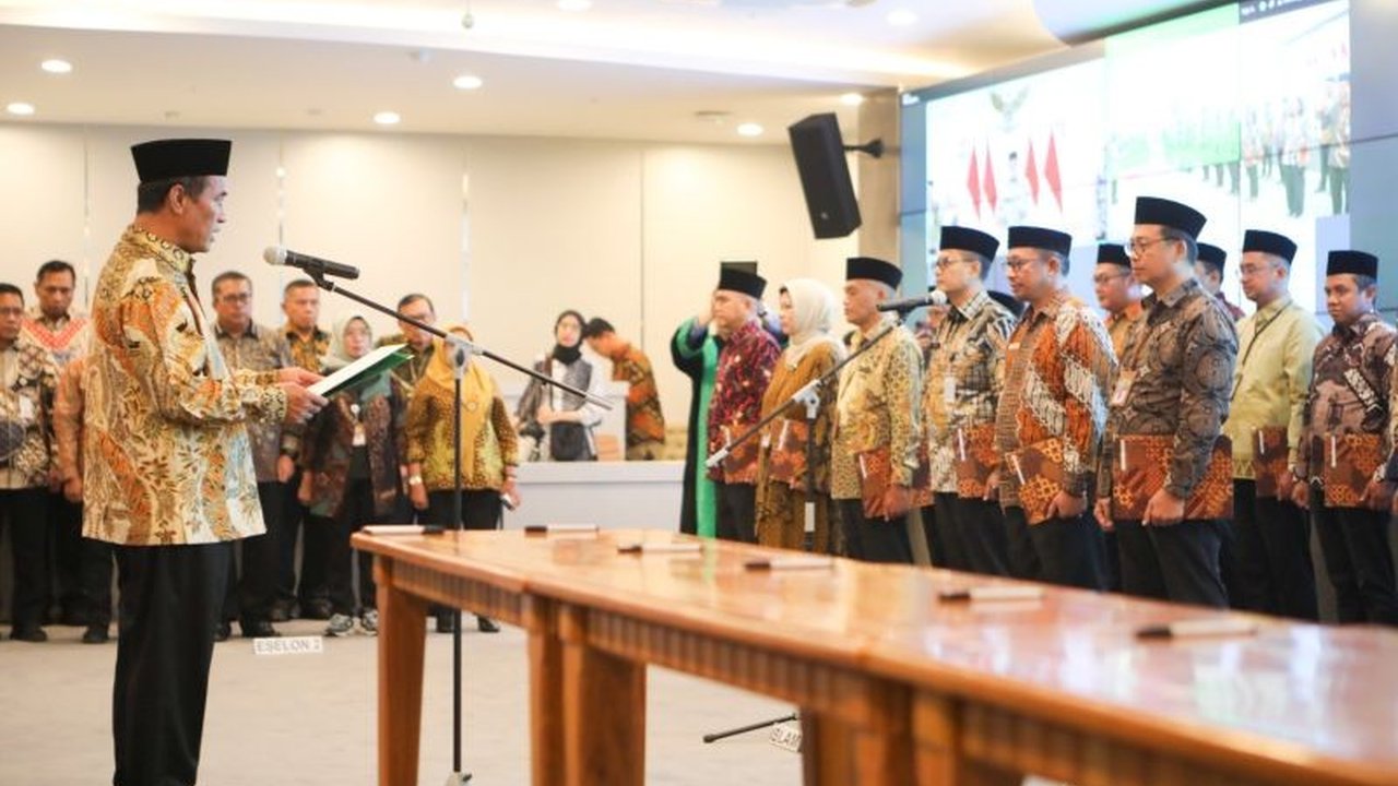 Menteri Pertanian Andi Amran Sulaiman menekankan pentingnya profesionalisme, meritokrasi, dan anti-korupsi dalam jajaran Kementerian Pertanian untuk mencapai swasembada pangan.