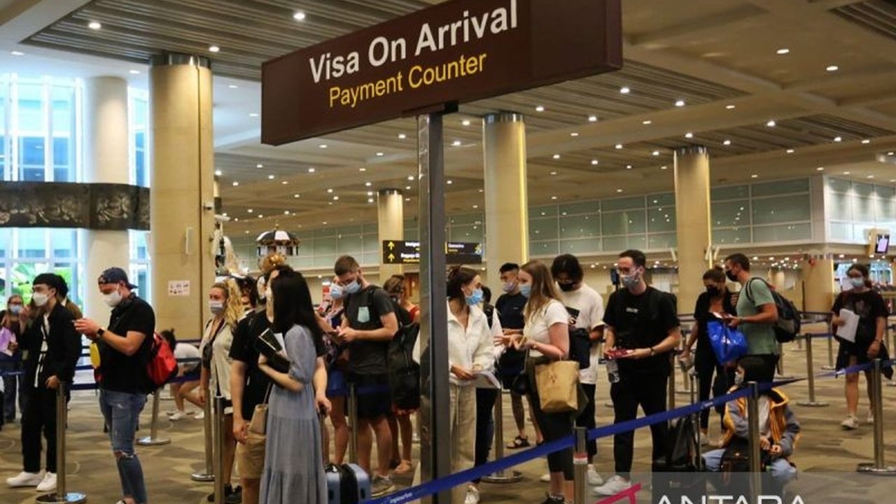 Direktorat Jenderal Imigrasi RI menjelaskan lima keunggulan e-VoA Indonesia: akses mudah, proses cepat, tampilan web ramah pengguna, pembayaran online praktis, dan kemudahan pemeriksaan imigrasi serta perpanjangan visa.