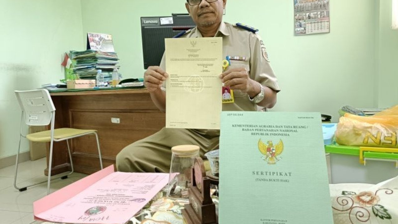 Pengamat kebijakan publik menyoroti pentingnya optimalisasi digitalisasi dalam kebijakan pertanahan Indonesia untuk meningkatkan transparansi, akuntabilitas, dan efisiensi layanan, sekaligus mencegah praktik mafia tanah.