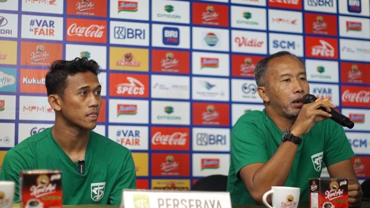 Persebaya Surabaya mengincar kemenangan atas PSBS Biak pada laga Liga 1 di Stadion Gelora Bung Tomo untuk bangkit dari rentetan hasil imbang dan kekalahan.