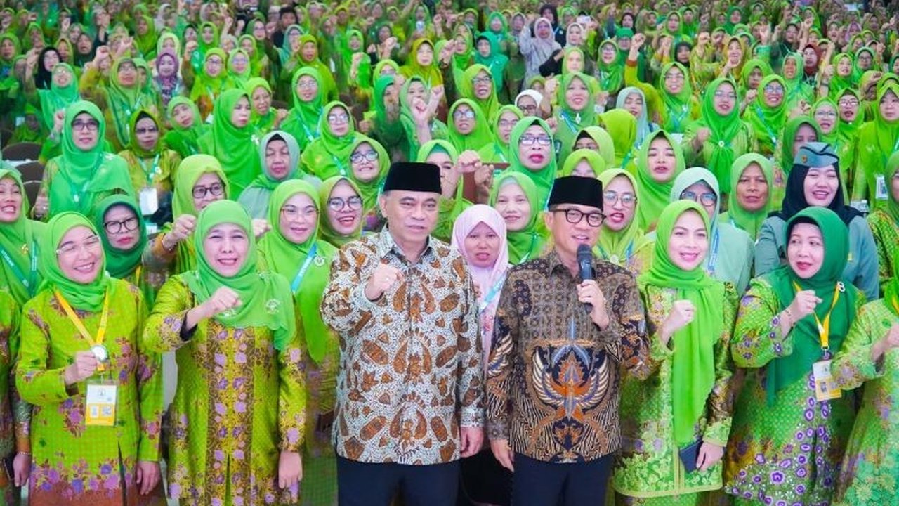 Menkop Ajak Muslimat NU Ciptakan Pemerataan Ekonomi Lewat Koperasi