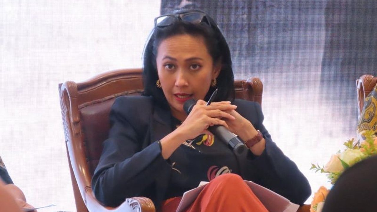 Wakil Menteri Pelindungan Pekerja Migran Indonesia (P2MI) menetapkan peserta magang di luar negeri sebagai pekerja migran untuk perlindungan hukum dan sosial, mendorong revisi UU No. 18 Tahun 2017.