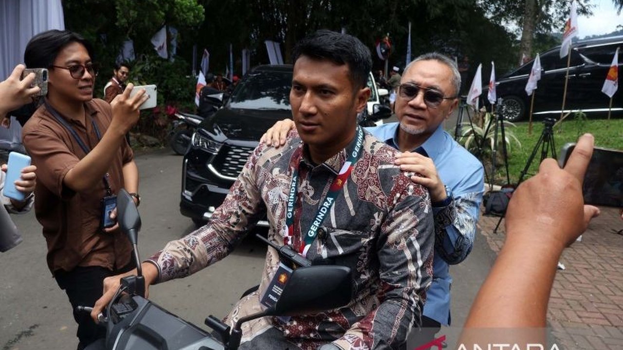 Ketua Umum PAN, Zulkifli Hasan, optimis PAN akan dilibatkan dalam pembahasan pencalonan Prabowo Subianto sebagai presiden pada Pilpres 2029, menyusul penetapan Prabowo sebagai Ketua Umum Partai Gerindra.
