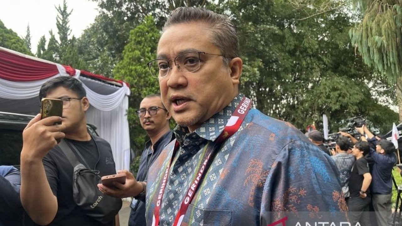Ketua Majelis Tinggi Partai Demokrat Susilo Bambang Yudhoyono (SBY) menghadiri silaturahmi Koalisi Indonesia Maju (KIM) Plus di Hambalang, Bogor, sementara Ketua Umum AHY berhalangan karena melayat.