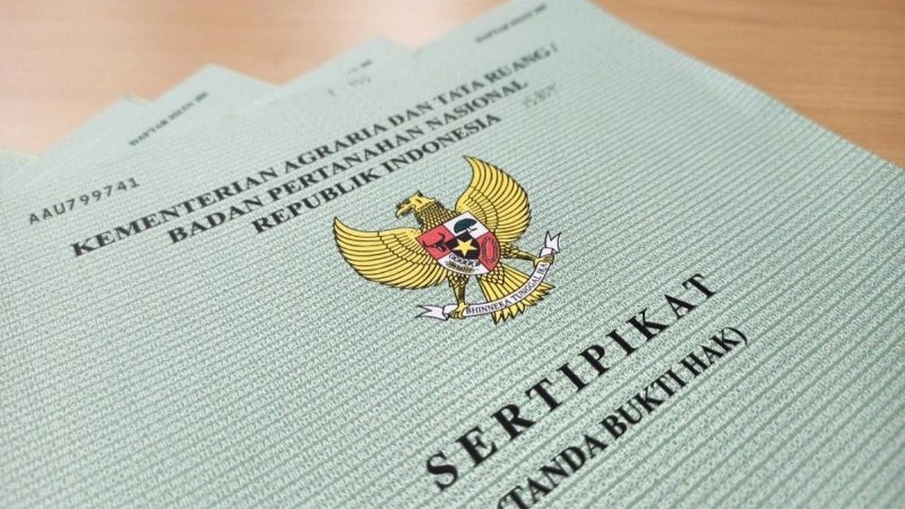 Ekonom Eko Listiyanto menekankan pentingnya satu data pertanahan yang bersih dan jelas untuk menarik investasi properti di Indonesia, karena masalah pertanahan seringkali membuat investor mundur.