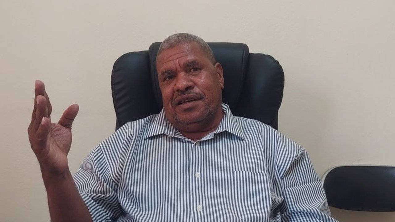 Pemerintah Kabupaten Sorong, Papua Barat Daya, telah menyediakan 48 bus sekolah untuk membantu siswa berangkat sekolah, mengurangi beban biaya transportasi orang tua, dan meningkatkan kualitas pendidikan di wilayah tersebut.