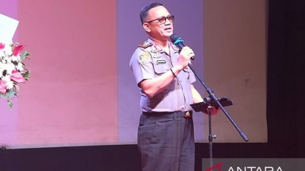 Badan Narkotika Nasional (BNN) mengingatkan bahaya kerusakan struktur sosial akibat narkoba seperti di beberapa negara Amerika Selatan dan mengajak masyarakat berperan aktif mencegahnya.