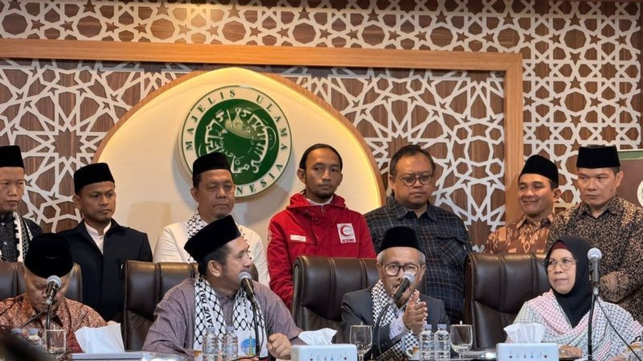Aliansi Rakyat Indonesia Bela Palestina (ARI-BP) dan Majelis Ulama Indonesia (MUI) mengecam keras rencana Donald Trump untuk menguasai dan mengusir warga Gaza, menyebutnya sebagai upaya membantu Israel mewujudkan negara Israel Raya.