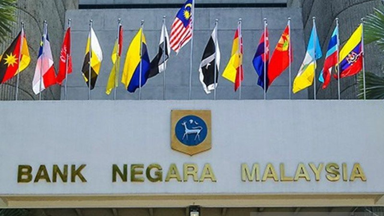 Pertumbuhan ekonomi Malaysia mencapai 5,1 persen pada tahun 2024, didorong oleh peningkatan permintaan domestik, pemulihan ekspor, dan investasi yang kuat, meskipun tetap menghadapi risiko eksternal.