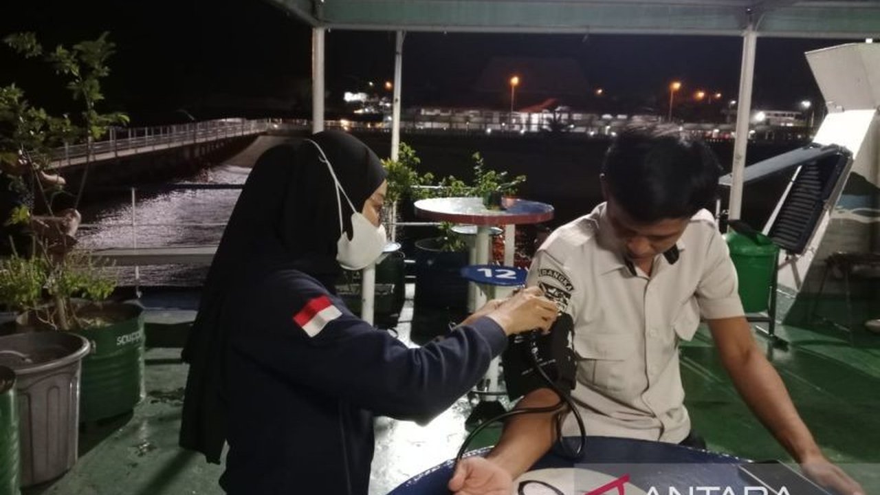 Pemerintah Kabupaten Bangka Barat menargetkan 500 warga akan memeriksakan kesehatannya setiap hari dalam program Cek Kesehatan Gratis (CKG) yang dimulai 18 Februari 2024, dengan fokus pada deteksi dini penyakit khususnya pada warga berusia 40 tahun ke ata