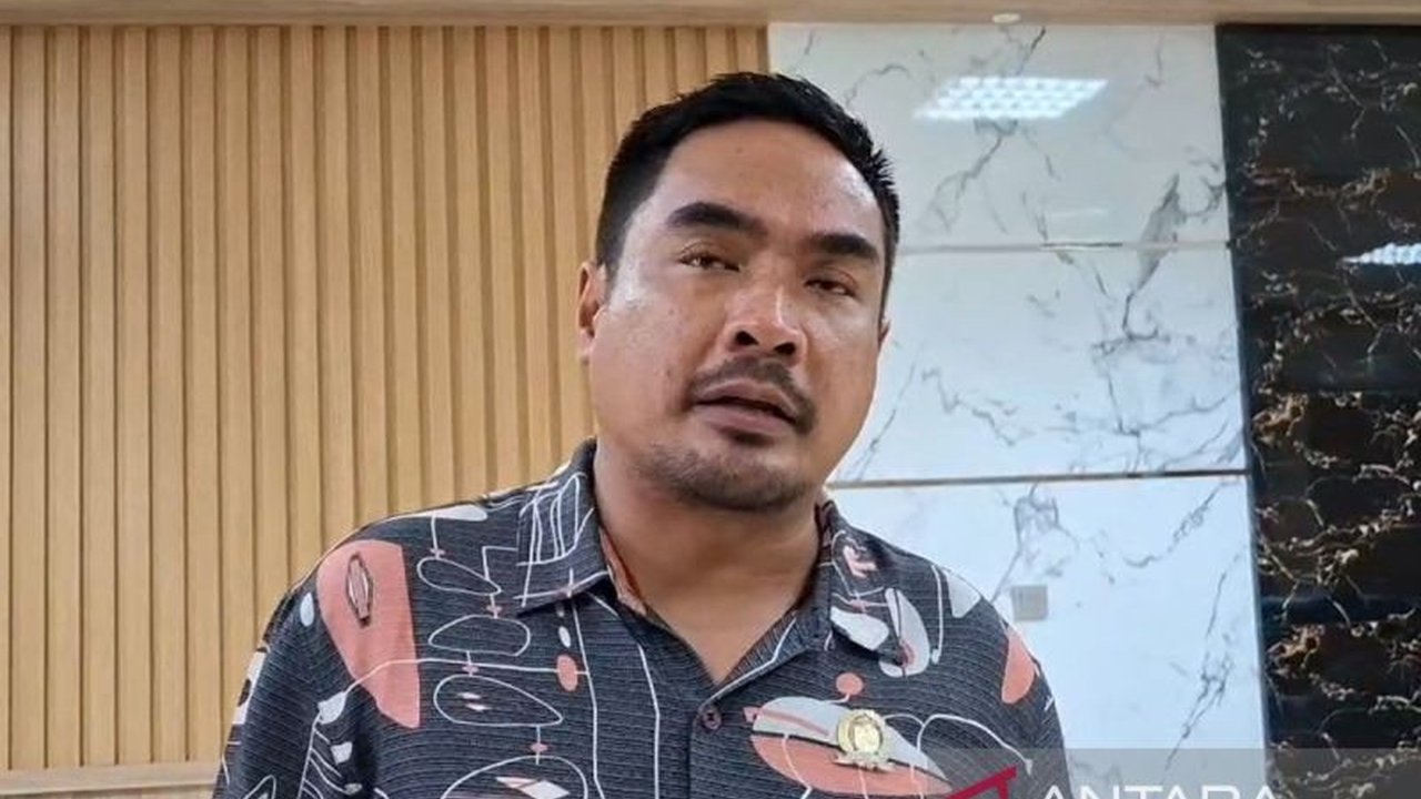 DPRD Banjarmasin mendukung penuh surat edaran terkait tanggap darurat sampah, mendorong pemilahan sampah mandiri di rumah tangga untuk mengurangi beban TPAS Basirih yang ditutup sementara.