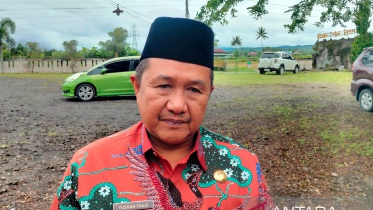 Pemerintah pusat memangkas Dana Alokasi Umum (DAU) Kabupaten Rejang Lebong, Bengkulu, sebesar Rp31 miliar lebih untuk tahun 2025, berdampak pada proyek infrastruktur.