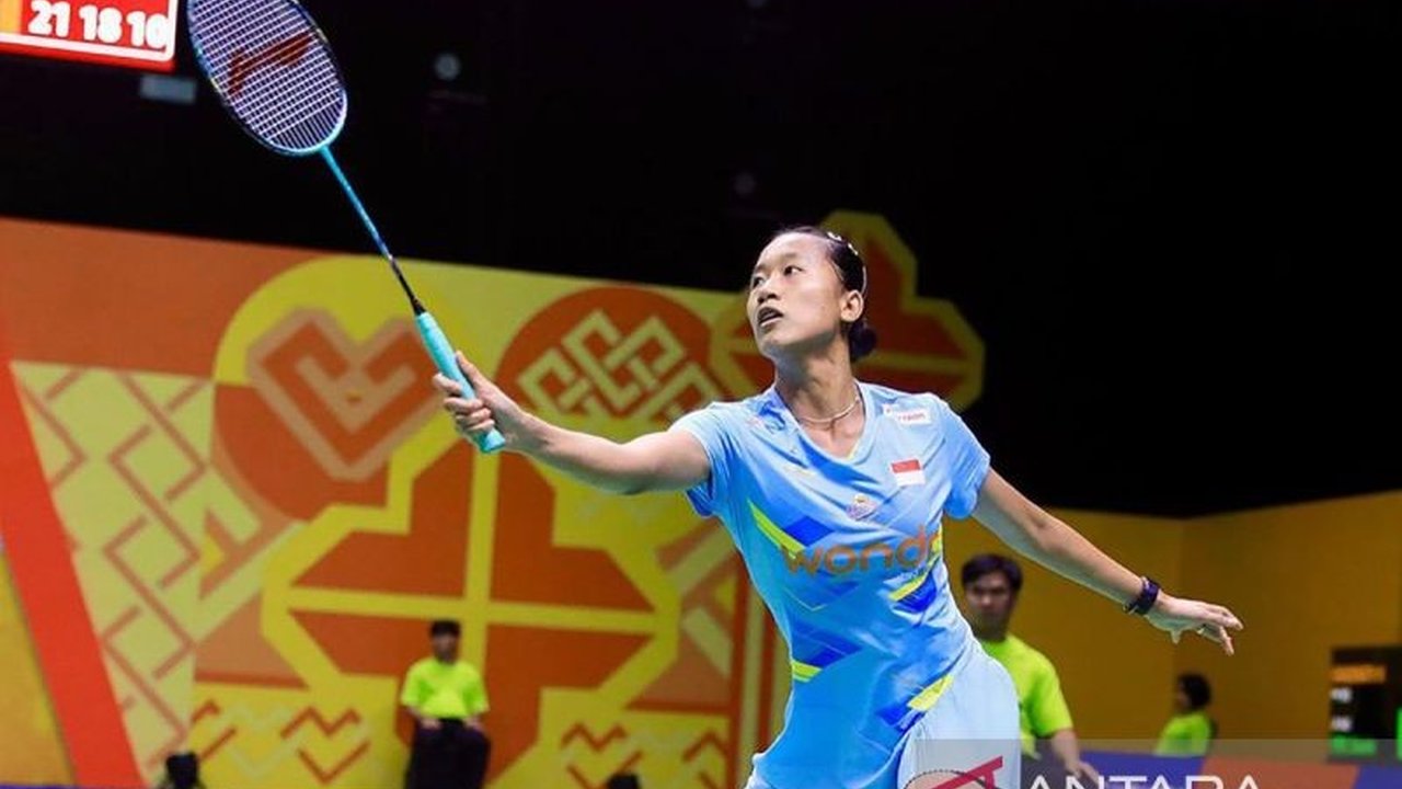 Strategi matang Putri Kusuma Wardani membuahkan hasil saat ia mengalahkan Yeung Sum Yee dari Hong Kong di laga BAMTC 2025, mengamankan poin penting bagi Indonesia.