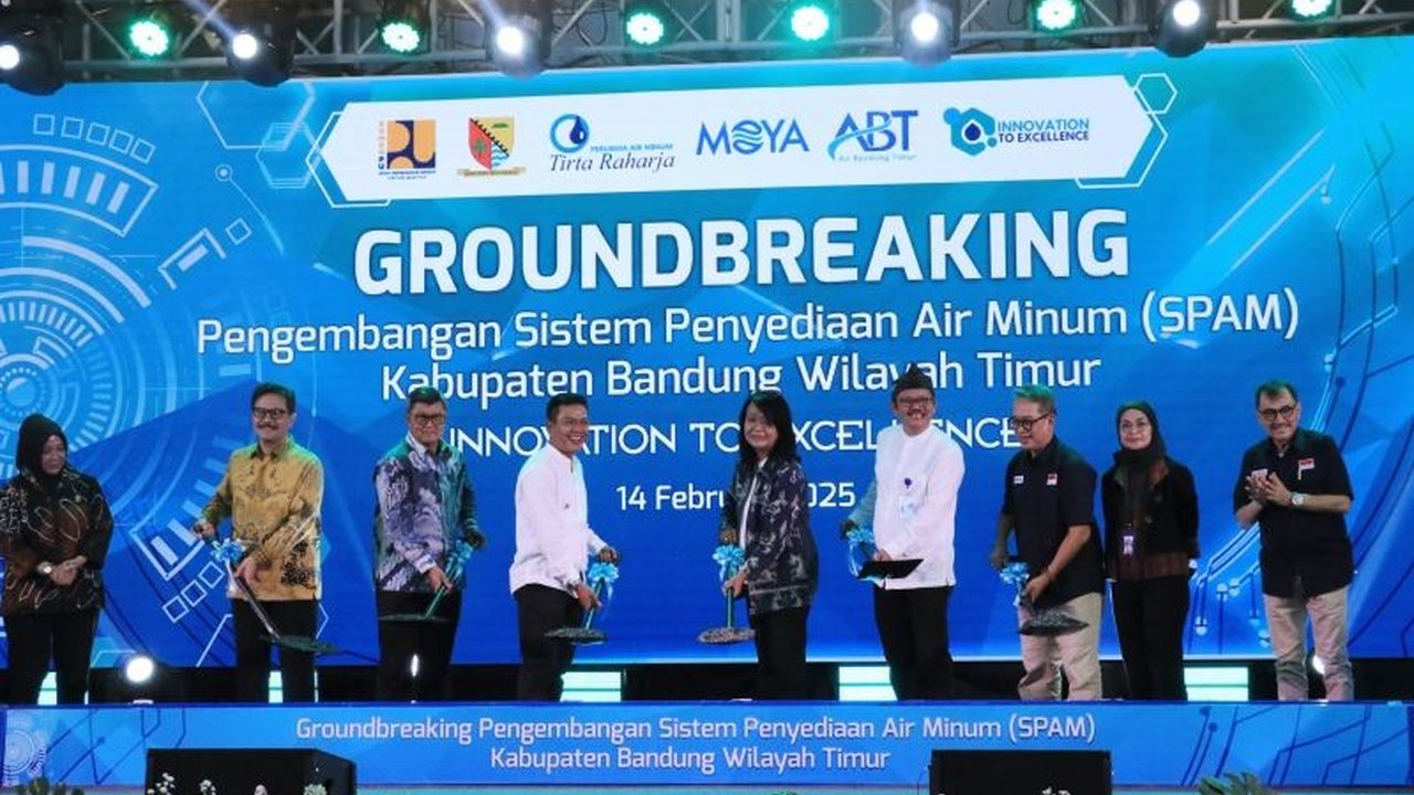 Pemerintah Provinsi Jawa Barat (Jabar) baru memenuhi 25-30 persen kebutuhan air bersih masyarakat melalui pipa, dan berupaya mencapai 100 persen pada 2045 melalui berbagai strategi.