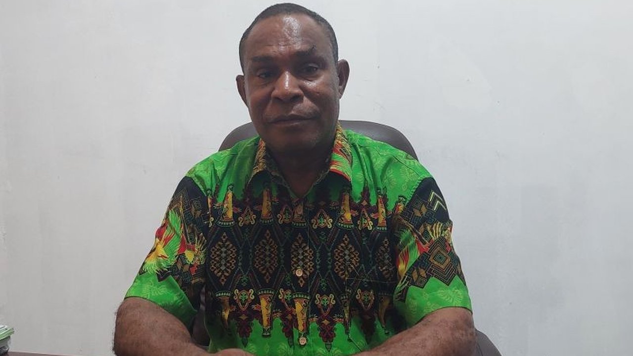 Pemerintah Kabupaten Sorong, Papua Barat Daya, memasukkan Bahasa Moi Kelim sebagai muatan lokal di SD untuk melestarikan budaya lokal dan mencegah kepunahan bahasa daerah tersebut.