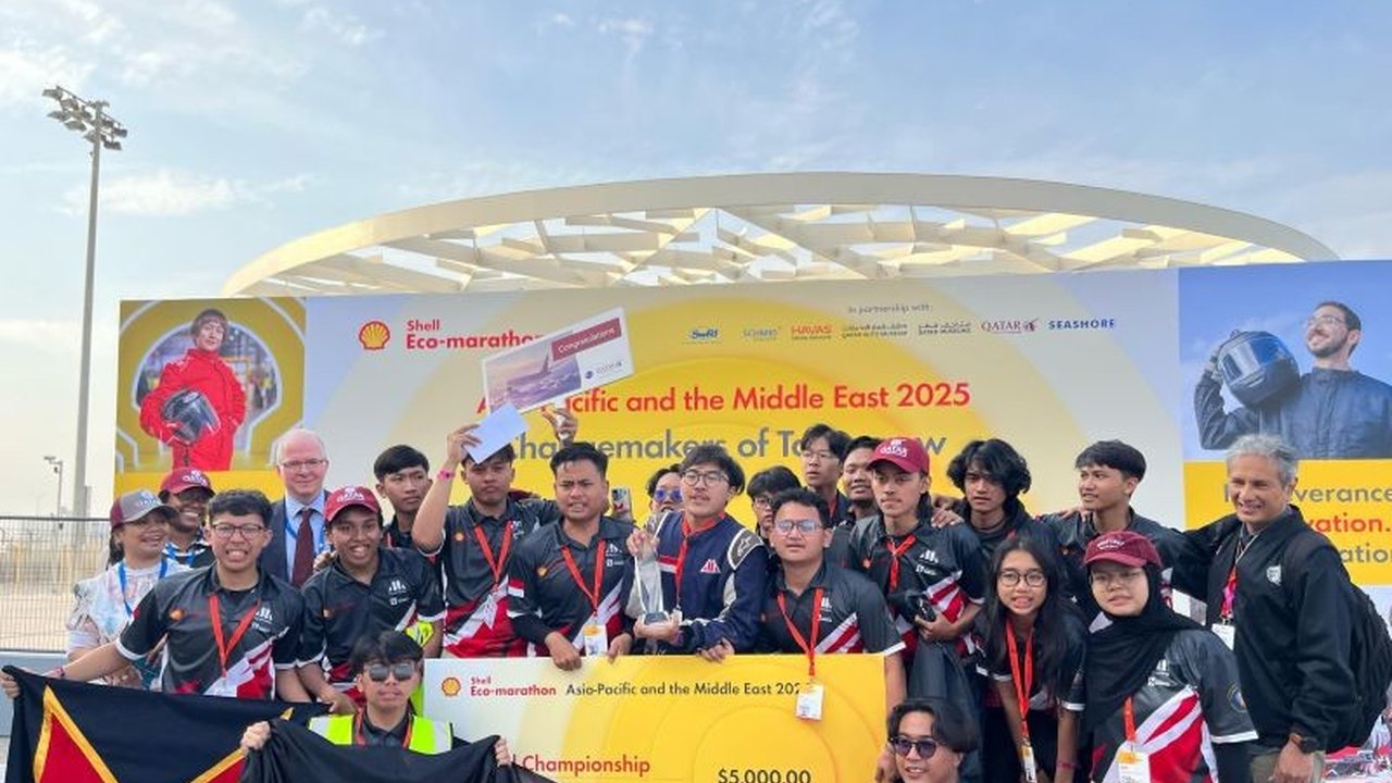 Tim Apatte Elang Energi Universitas Brawijaya (UB) berhasil meraih tiga gelar juara dalam Shell Eco-marathon Asia 2025 di Qatar, mengalahkan tim unggulan dari ITS Surabaya.