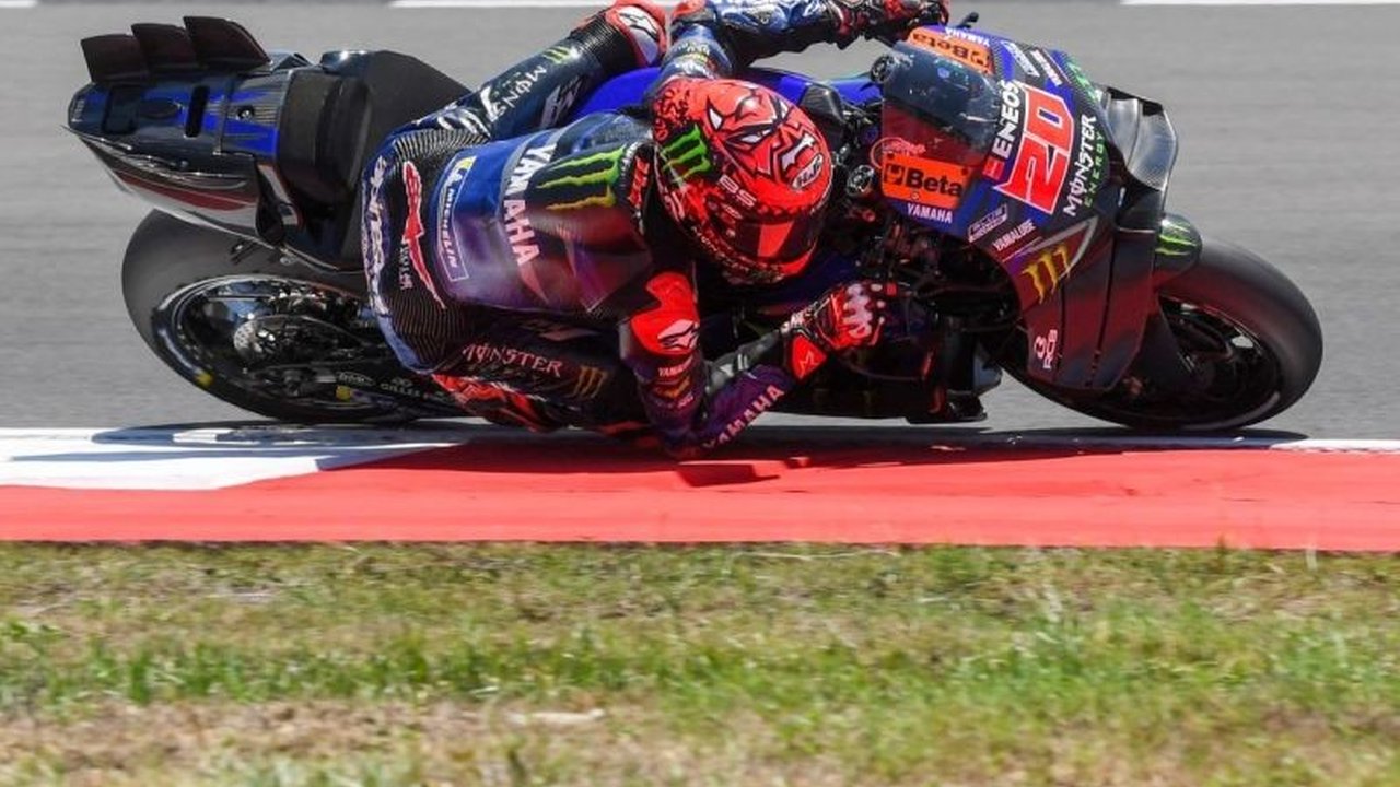 Fabio Quartararo memimpin sesi tes pramusim MotoGP di Sepang, Malaysia, disusul Marc Marquez dengan selisih tipis, sementara Jorge Martin mengalami kecelakaan dan cedera.