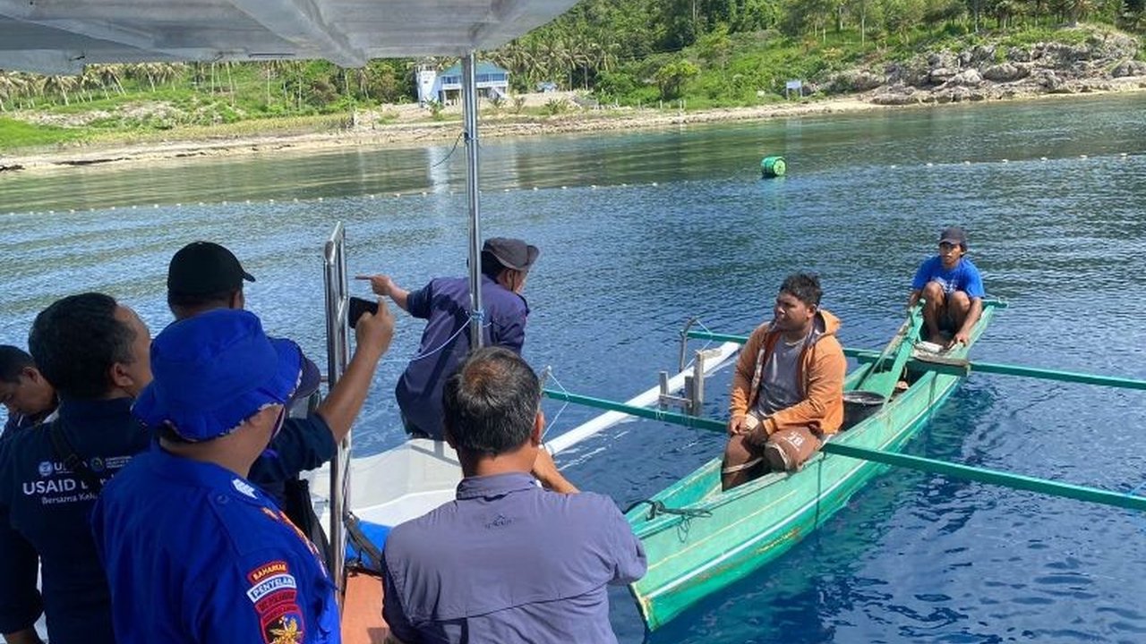 Kepolisian Perairan dan Udara (Polairud) Polda Gorontalo gencar melakukan edukasi kepada nelayan di Gorontalo terkait bahaya dan ilegalitas penggunaan bom ikan dalam penangkapan ikan, sekaligus mengajak masyarakat untuk turut serta menjaga kelestarian lau