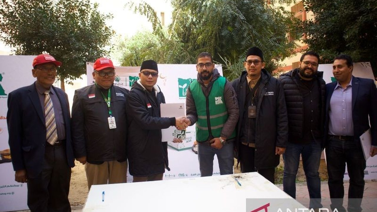 Baznas RI bermitra dengan Mishr Al Kheir, lembaga kemanusiaan Mesir, menyalurkan bantuan senilai Rp2 miliar berupa 8.500 paket makanan pokok untuk membantu warga Palestina yang membutuhkan.