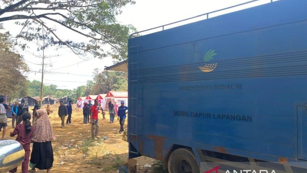 Dinas Sosial Sulawesi Tenggara mendirikan dapur umum untuk membantu 152 korban kebakaran di TPA Puuwatu, Kendari, yang terjadi pada 15 Februari 2024, menyediakan makanan selama tujuh hari ke depan.