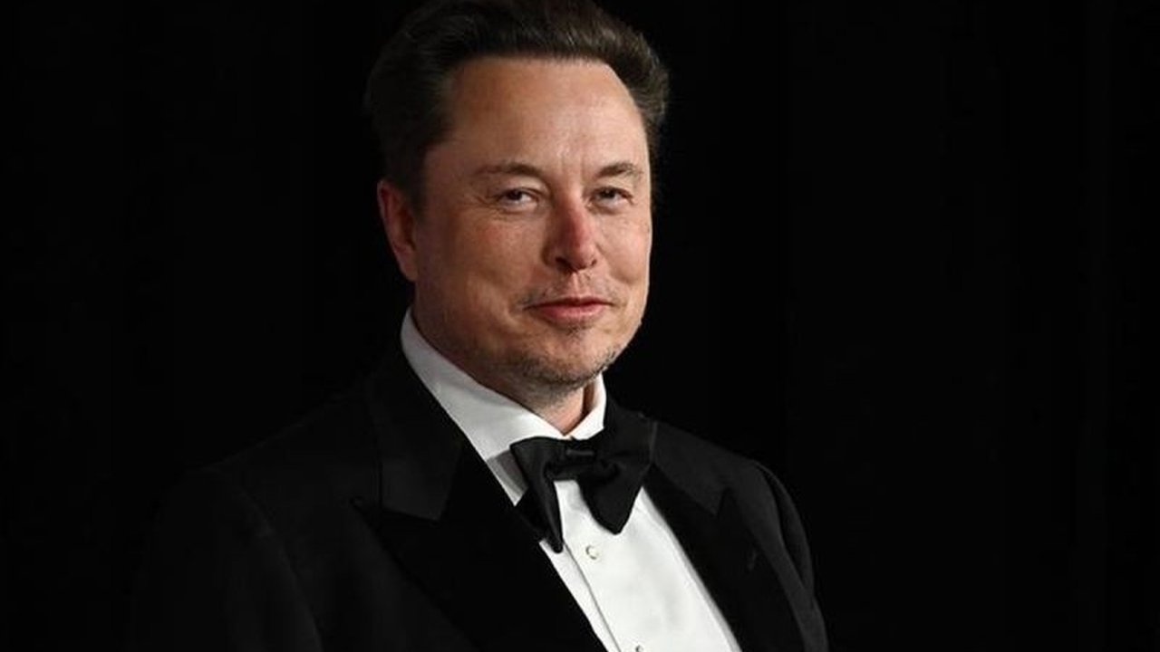 Lebih dari 1.900 ilmuwan menandatangani surat terbuka yang meminta Elon Musk dikeluarkan dari Royal Society karena komentar dan tindakan kontroversialnya yang dinilai bertentangan dengan kode etik organisasi tersebut.