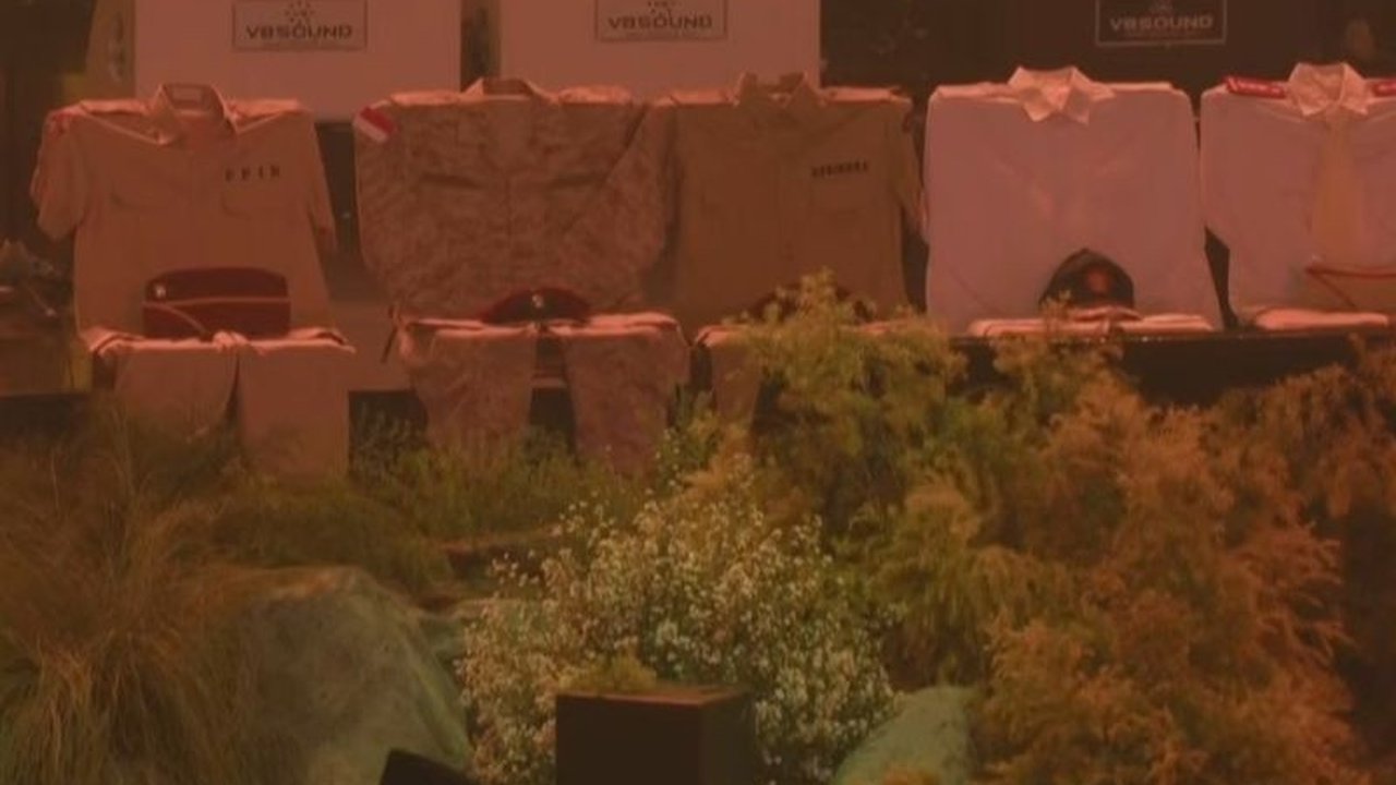 Ketua Umum Partai Gerindra, Prabowo Subianto, menjelaskan makna di balik lima kursi kosong di acara HUT ke-17 partai sebagai penghormatan kepada kader dan pejuang Gerindra yang telah berpulang.