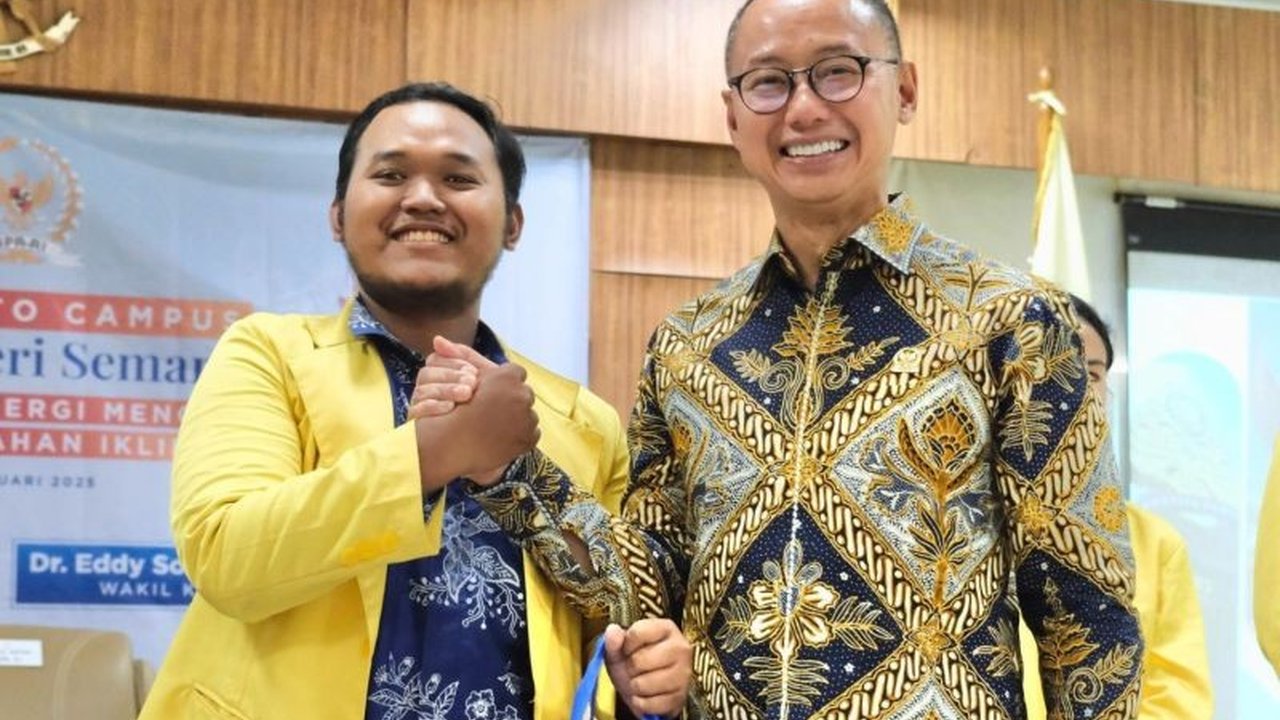 Wakil Ketua MPR Eddy Soeparno mengapresiasi Presiden Joko Widodo yang mempertahankan anggaran KIP Kuliah 2025 senilai Rp14,7 triliun untuk 1.040.192 mahasiswa, menanggapi kekhawatiran mahasiswa akan pemotongan anggaran.