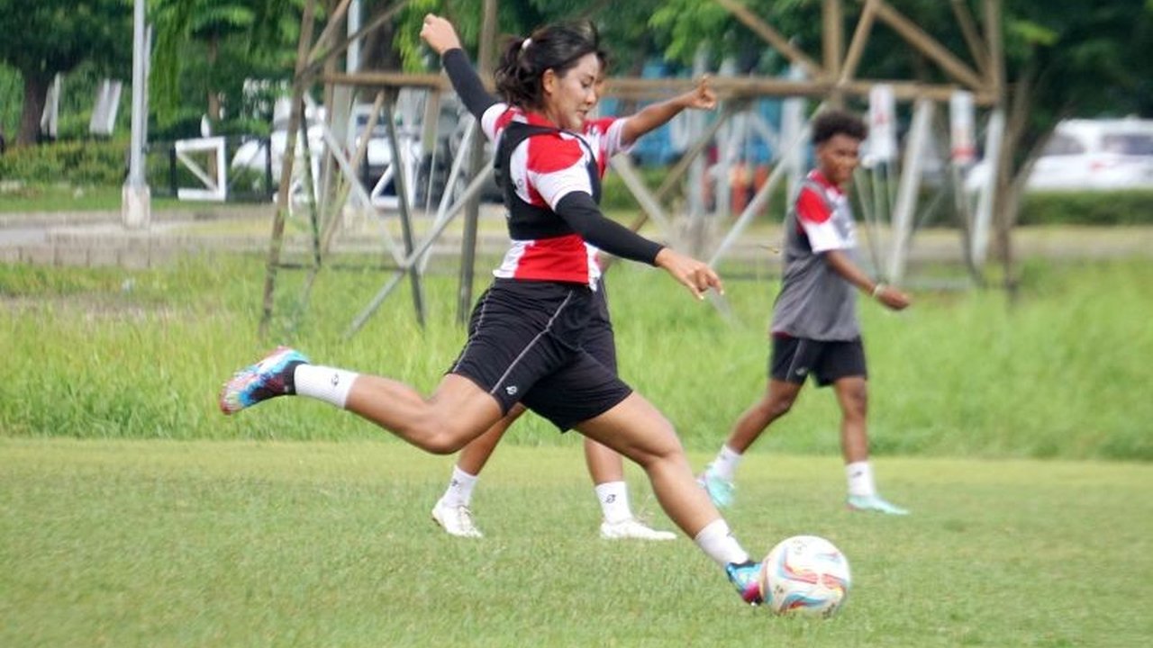 Kapten Timnas Putri Indonesia, Shafira Ika, menyatakan kesiapan tim menghadapi Arab Saudi dalam FIFA Matchday pekan depan setelah menjalani pemusatan latihan di Surabaya dan pengalaman berharga dari turnamen sebelumnya.