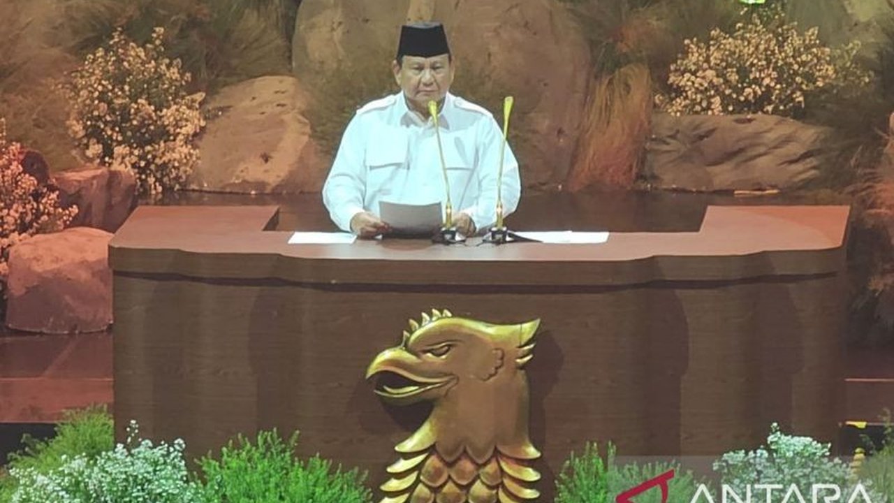 Dalam HUT Gerindra ke-17, Prabowo Subianto menyampaikan terima kasih kepada Jokowi atas bantuannya selama transisi kekuasaan dan keberhasilan program BGN, menyebutnya sebagai transisi kepemimpinan paling mulus dalam sejarah Indonesia.
