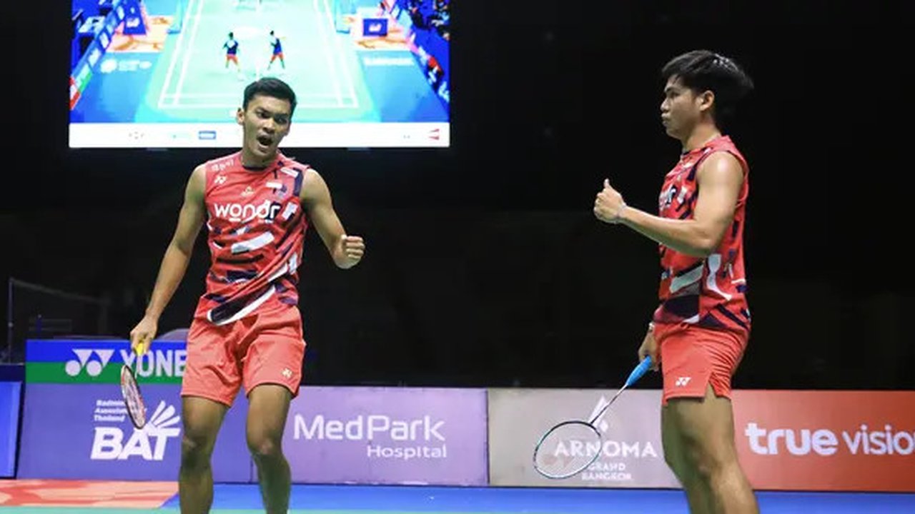 Ganda putra Indonesia Muhammad Shohibul Fikri/Daniel Marthin melangkah ke final Thailand Masters 2025 setelah mengalahkan pasangan tuan rumah Dechapol Puavaranukroh/Kittinup