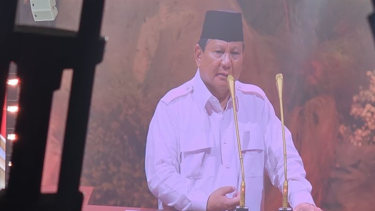 Presiden Prabowo Subianto mengajak mantan presiden dan pimpinan ormas keagamaan untuk mengawasi Badan Pengelola Investasi Daya Anagata Nusantara (Danantara), yang akan mengelola aset negara senilai lebih dari US$900 miliar.