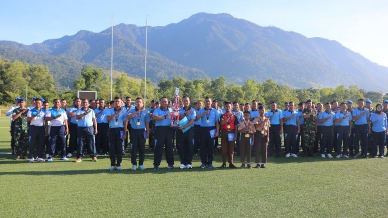 Lanud Silas Papare Raih Piala Kontingen Terbaik Pencak Silat Paku Bumi Open