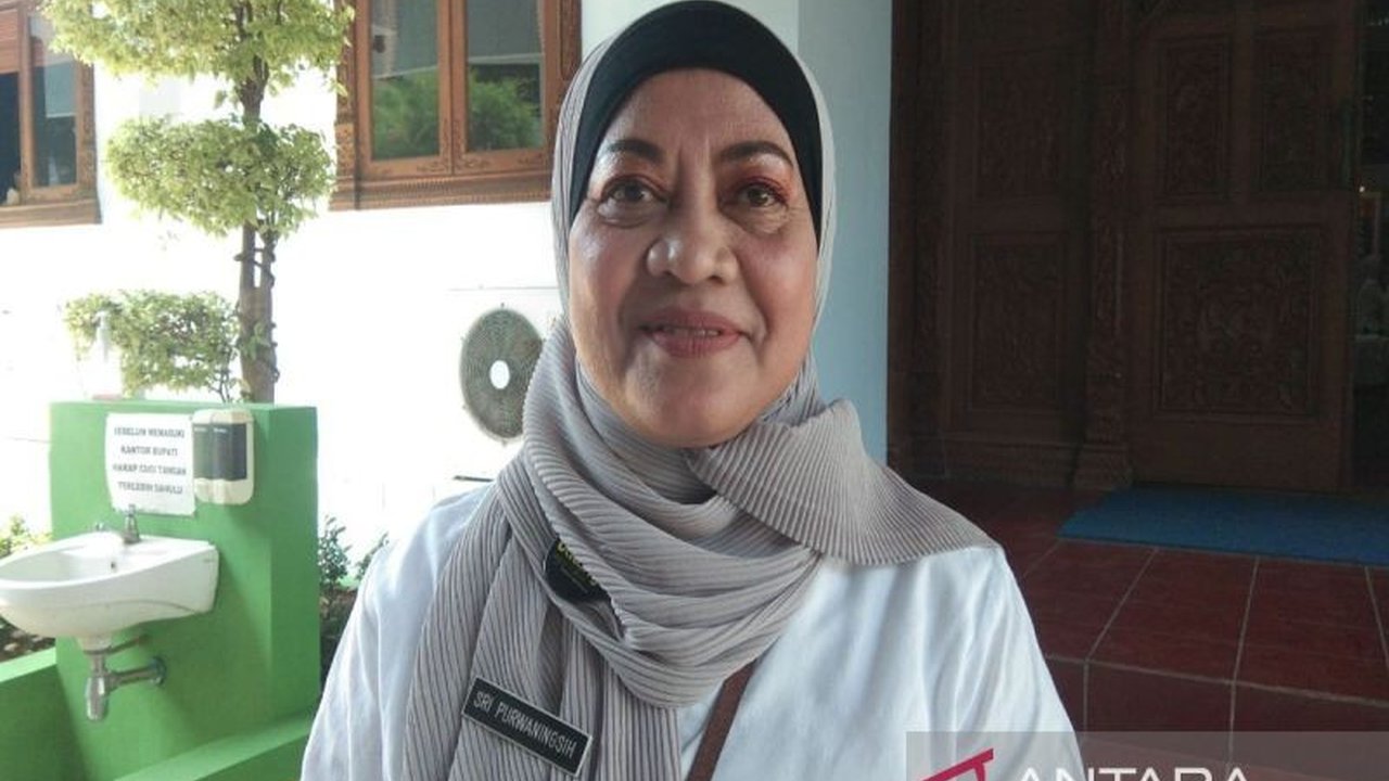 Pemerintah Kabupaten Batang melakukan efisiensi anggaran dengan memetakan pos-pos pengeluaran potensial untuk dipangkas, termasuk perjalanan dinas dan honor pegawai, menunggu petunjuk teknis dari pemerintah pusat.