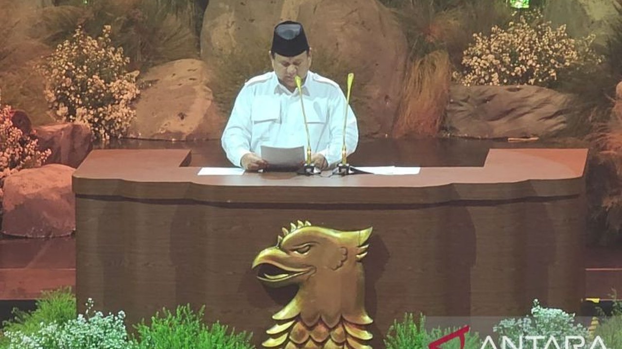 Presiden Prabowo Subianto mengumumkan penggunaan Rp24 triliun dari dana penghematan pemerintah untuk mendanai program Makan Bergizi Gratis (MBG) guna mengatasi masalah kelaparan anak-anak Indonesia.