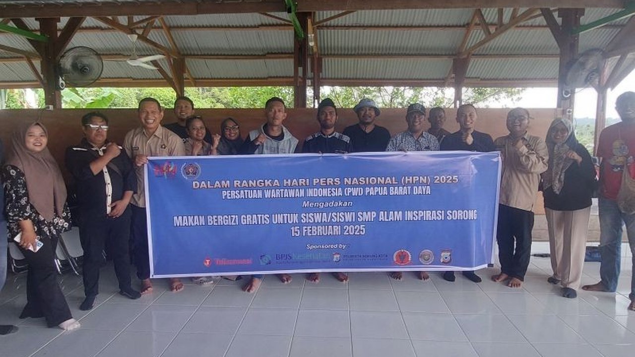 Dalam rangka Hari Pers Nasional 2025, PWI Papua Barat Daya menyalurkan 80 paket makanan bergizi dan perlengkapan sekolah ke SMP Alam Inspirasi Sorong, mendukung program Makanan Bergizi Gratis Presiden Prabowo Subianto.