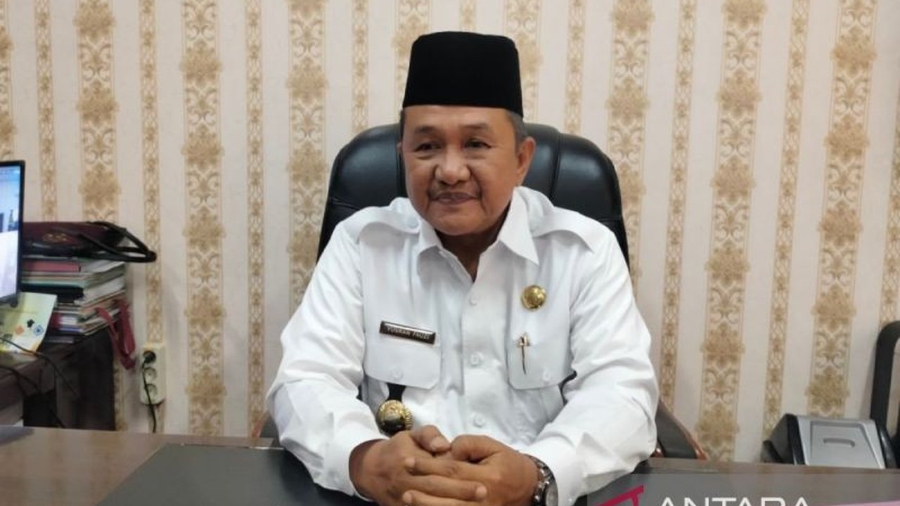 Sekda Rejang Lebong meminta perangkat desa yang lulus PPPK untuk memilih salah satu jabatan, menimbulkan pertanyaan akan proses pengisian formasi yang kosong.