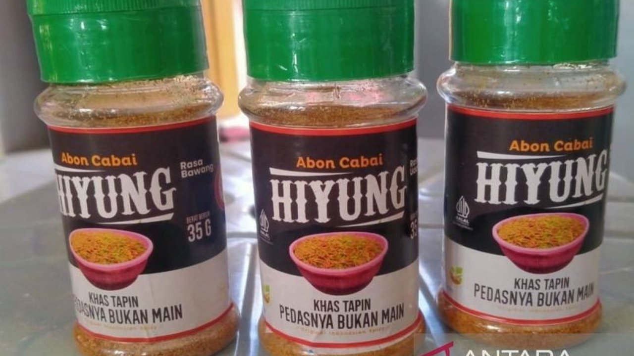 Abon Cabai Rawit Hiyung dari Tapin, Kalimantan Selatan, berhasil meraih penghargaan OVOP Bintang Dua dari Kementerian Perindustrian RI, menjadi satu-satunya produk makanan dan minuman dari Kalimantan yang mendapatkan penghargaan bergengsi tersebut.