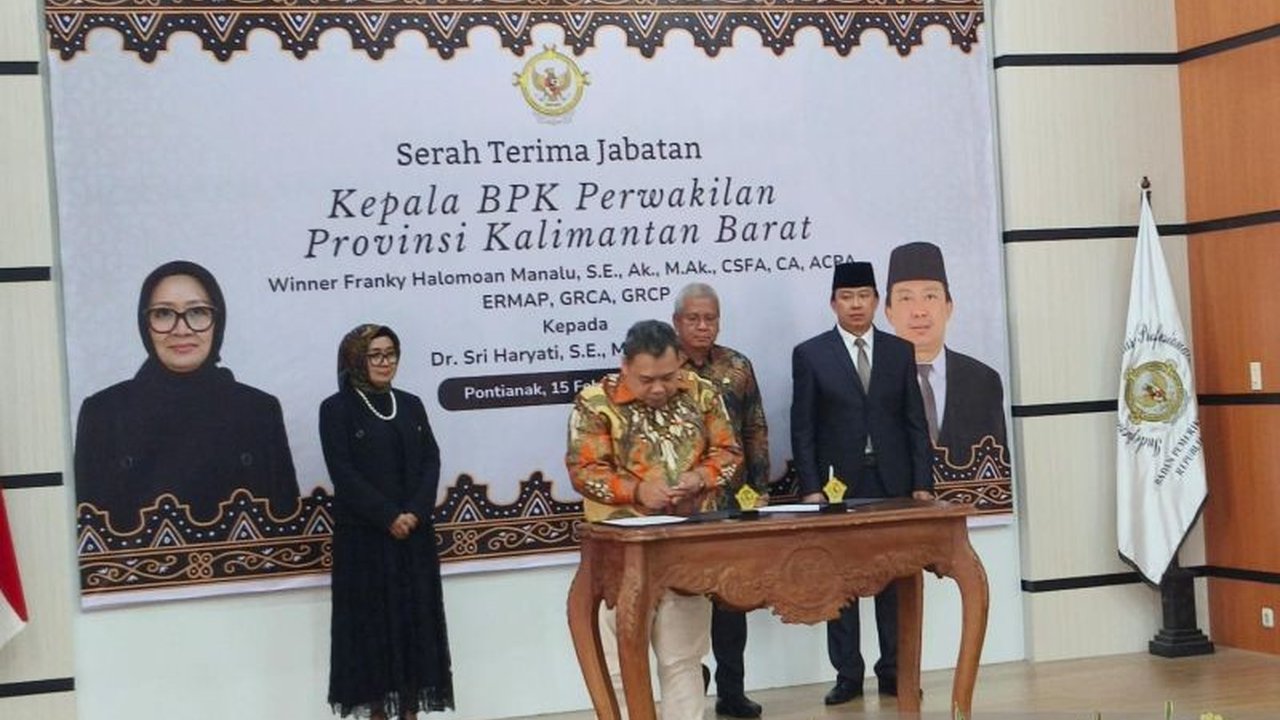 Kepala BPK Perwakilan Kalbar yang baru, Sri Haryati, berkomitmen mengawal pengelolaan keuangan daerah agar lebih efektif, efisien, dan transparan, melanjutkan capaian opini WTP dan memastikan manfaat APBN bagi kesejahteraan rakyat.