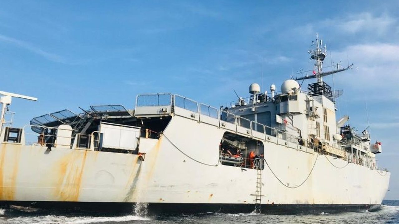 Fregat Vendemiaire dan pesawat pengintai Falcon 200 Prancis tiba di Bali untuk berpartisipasi dalam Latihan Multilateral Naval Exercise Komodo (MNEK) 2025, menunjukkan komitmen pada stabilitas regional dan keamanan maritim.