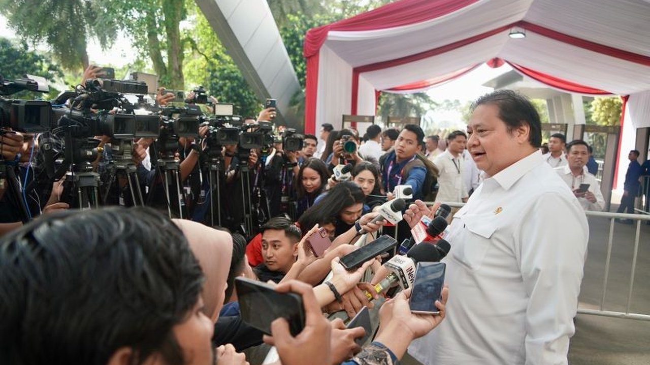Menko Airlangga Hartarto mendoakan Prabowo Subianto sukses memimpin Partai Gerindra hingga 2030 setelah terpilih kembali dalam Kongres Luar Biasa (KLB) partai tersebut.