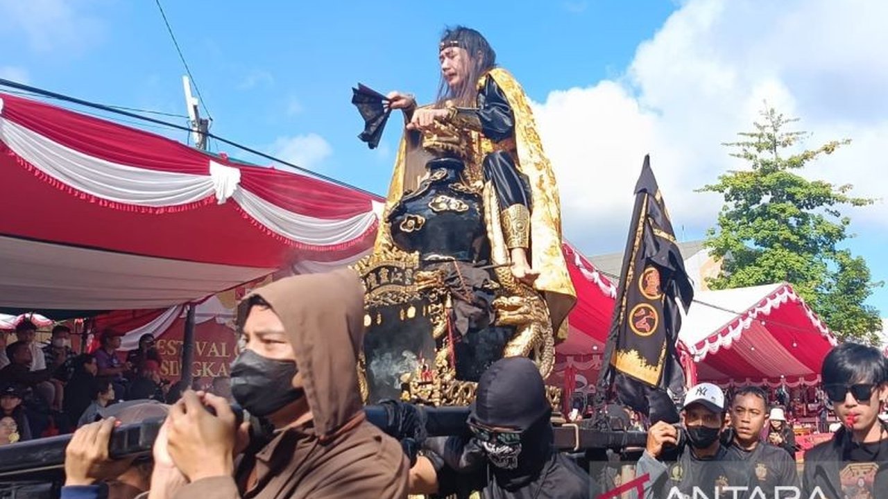 Disporapar Kalbar mendorong 41 event unggulan masuk Kharisma Event Nusantara (KEN) 2025 untuk mendongkrak pariwisata dan ekonomi kreatif daerah, dengan target promosi nasional dan internasional.