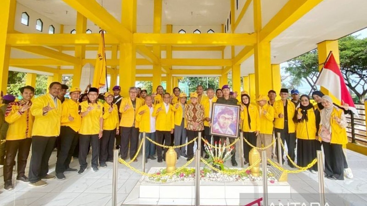 Universitas Lambung Mangkurat (ULM) memperingati 59 tahun gugurnya Hasanuddin HM, pahlawan Ampera, dan meneguhkan diri sebagai kampus perjuangan, mengajak mahasiswa meneladani semangat juang beliau.