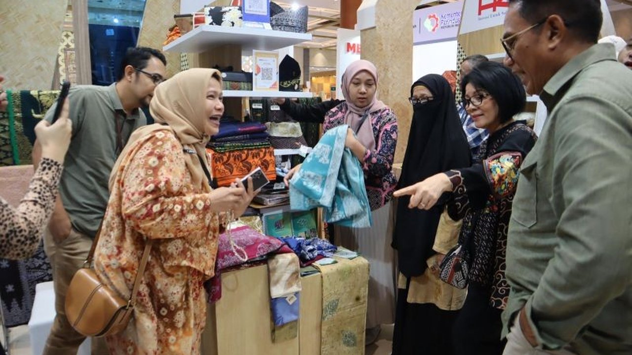 Kementerian BUMN mendorong kemajuan UMKM melalui INACRAFT 2025, dengan 52 UMKM binaan menghasilkan penjualan Rp5,7 miliar dari 149 produk unggulan.