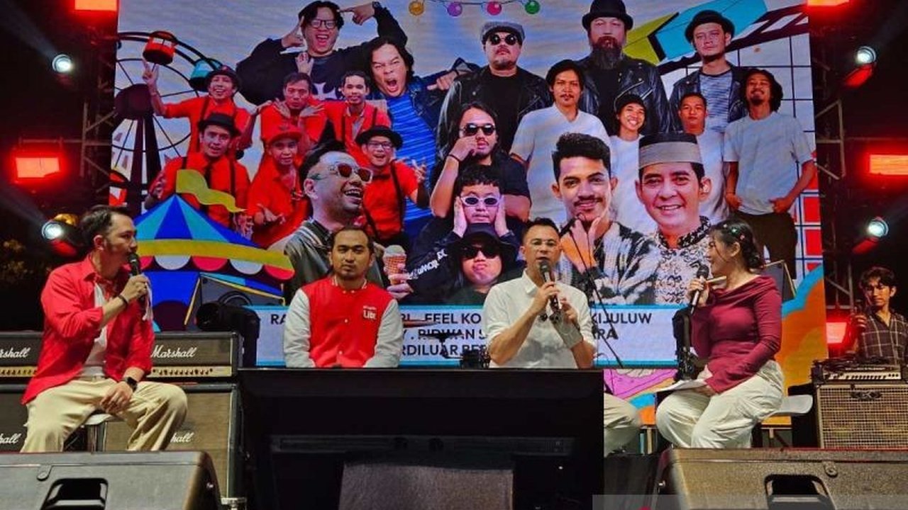 Utusan Khusus Presiden Raffi Ahmad turut serta dalam acara Indonesia Gembira di Makassar, kolaborasi RANS Entertainment dan Telkomsel yang menghadirkan hiburan dan dampak sosial positif bagi masyarakat.